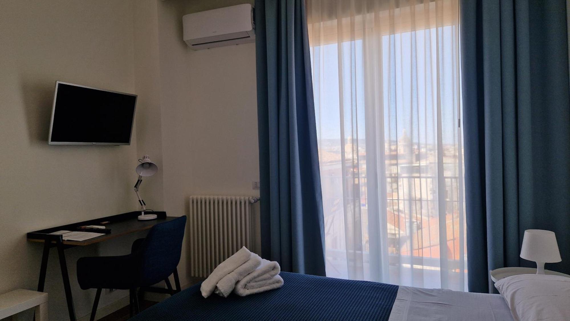 Orlando Rooms 卡塔尼亚 外观 照片